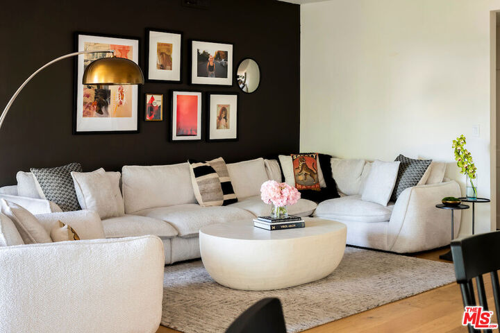 Property Photo: 651 Wilcox Ave CA 90004