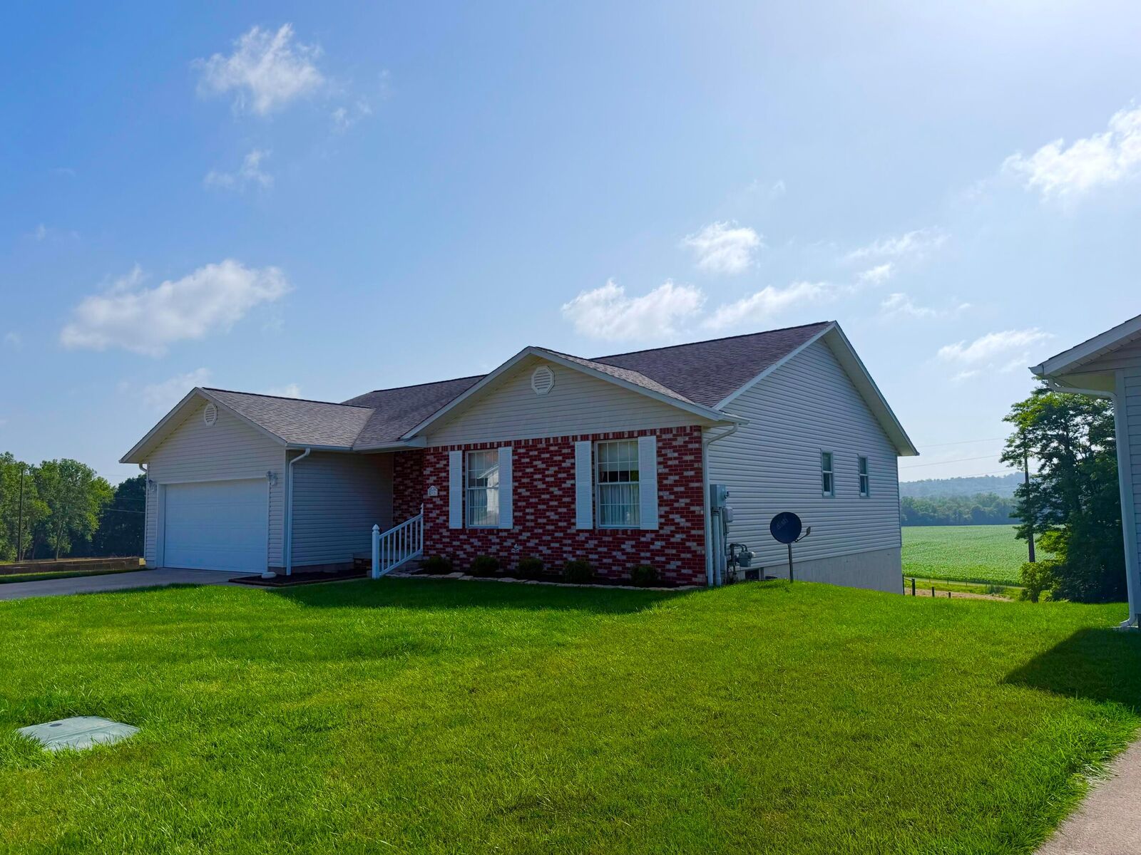 Property Photo: 846 Elizabeth Avenue OH 43138