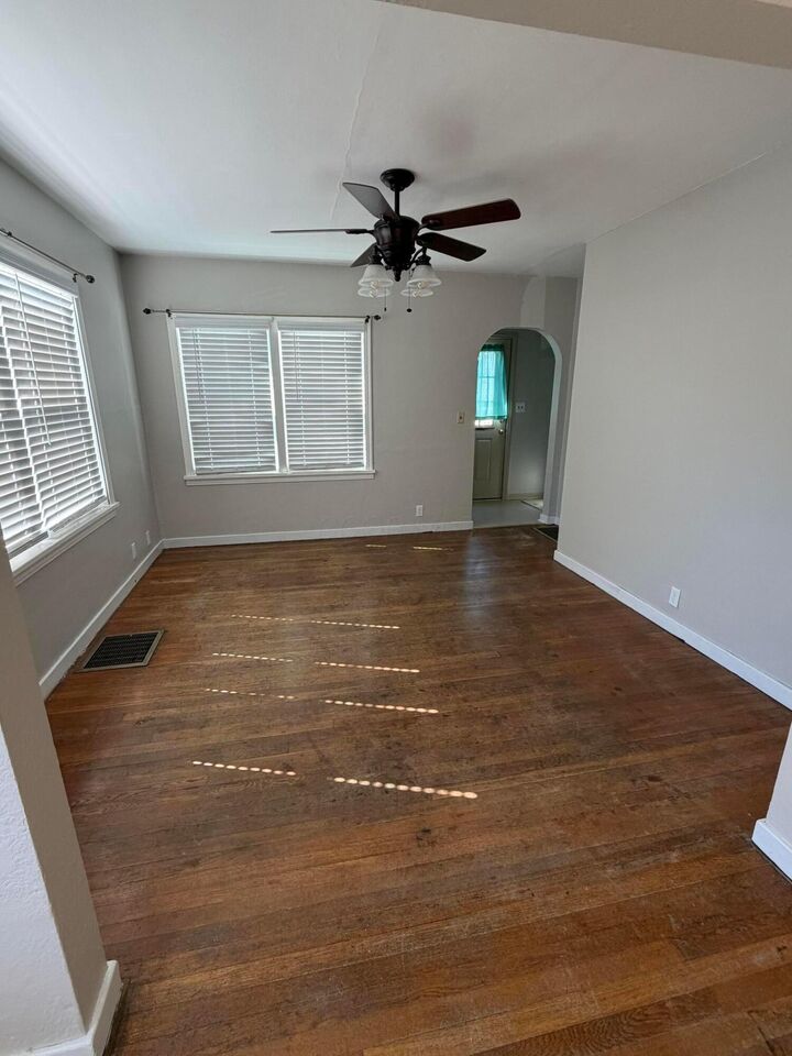 Property Photo:  636 Oak Street  OH 43302 