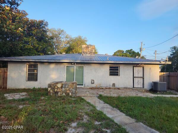 Property Photo: 2917 Allison Avenue A FL 32408