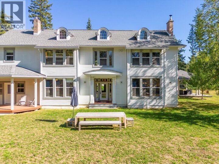 Property Photo: 9 Park Crescent BC V0B 1M0