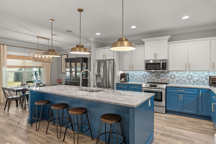 Property Photo: 1516 W Ponderosa Road FL 32547