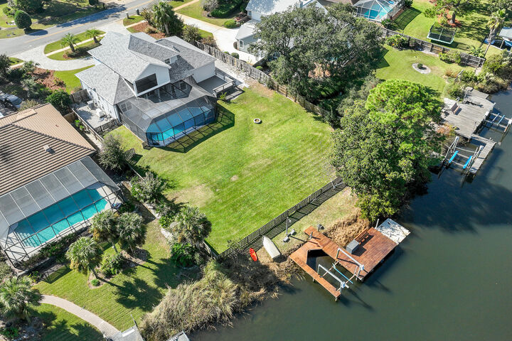 Property Photo:  138 W Country Club Drive  FL 32541 