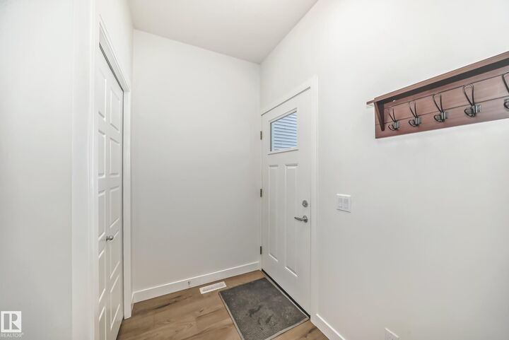 Property Photo:  2896 Coughlan Green Green SW  AB T6W 4B2 