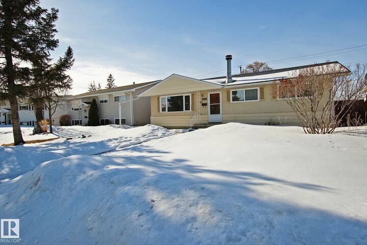 Property Photo:  9812 169 Street NW  AB T5P 3X4 
