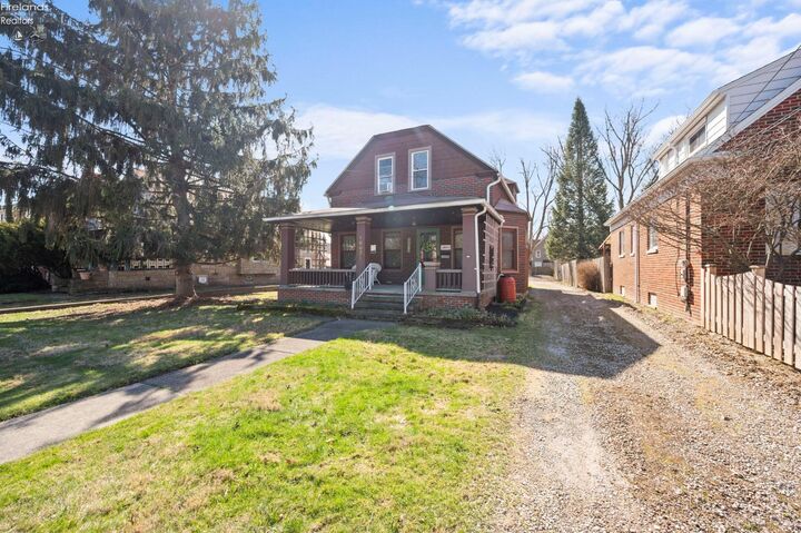 Property Photo:  16821 Chatfield Avenue  OH 44111 