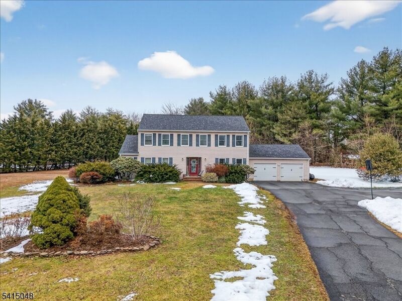 Property Photo:  5 Fisher Ct  NJ 08551 