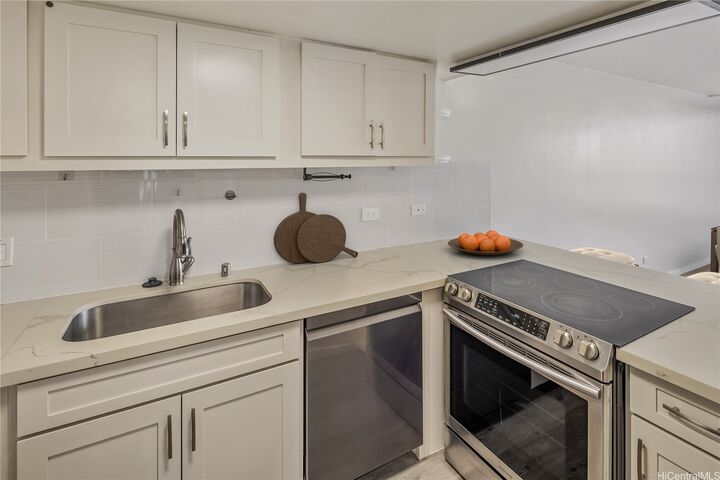 Property Photo: 3130 Ala Ilima Street 5B HI 96818