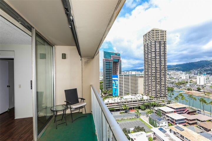 Property Photo: 430 Keoniana Street 1307 HI 96815