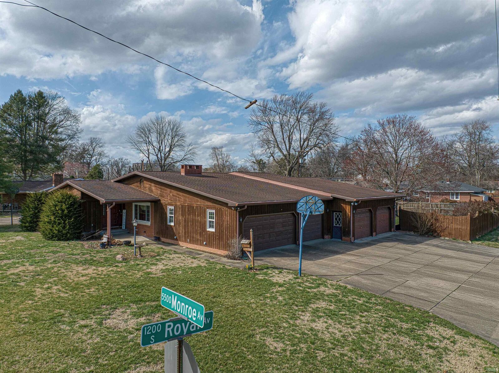 Property Photo:  5520 Monroe Avenue  IN 47715 