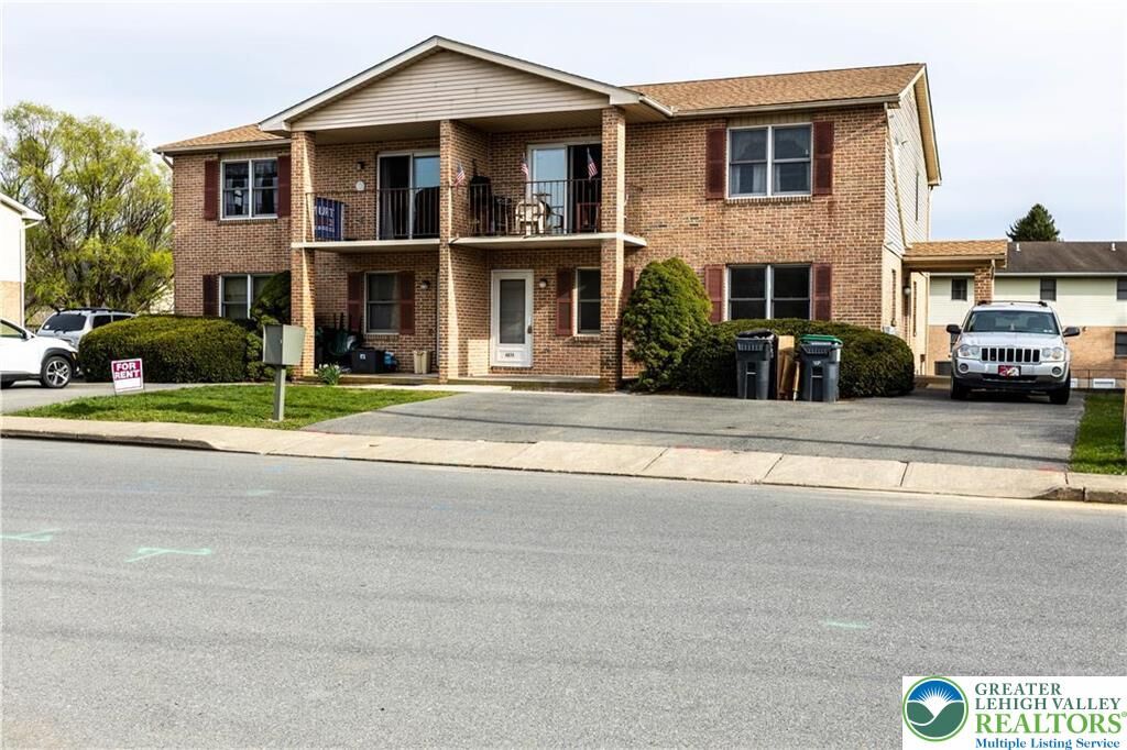 Property Photo:  4074 Winfield Terrace  PA 18045 