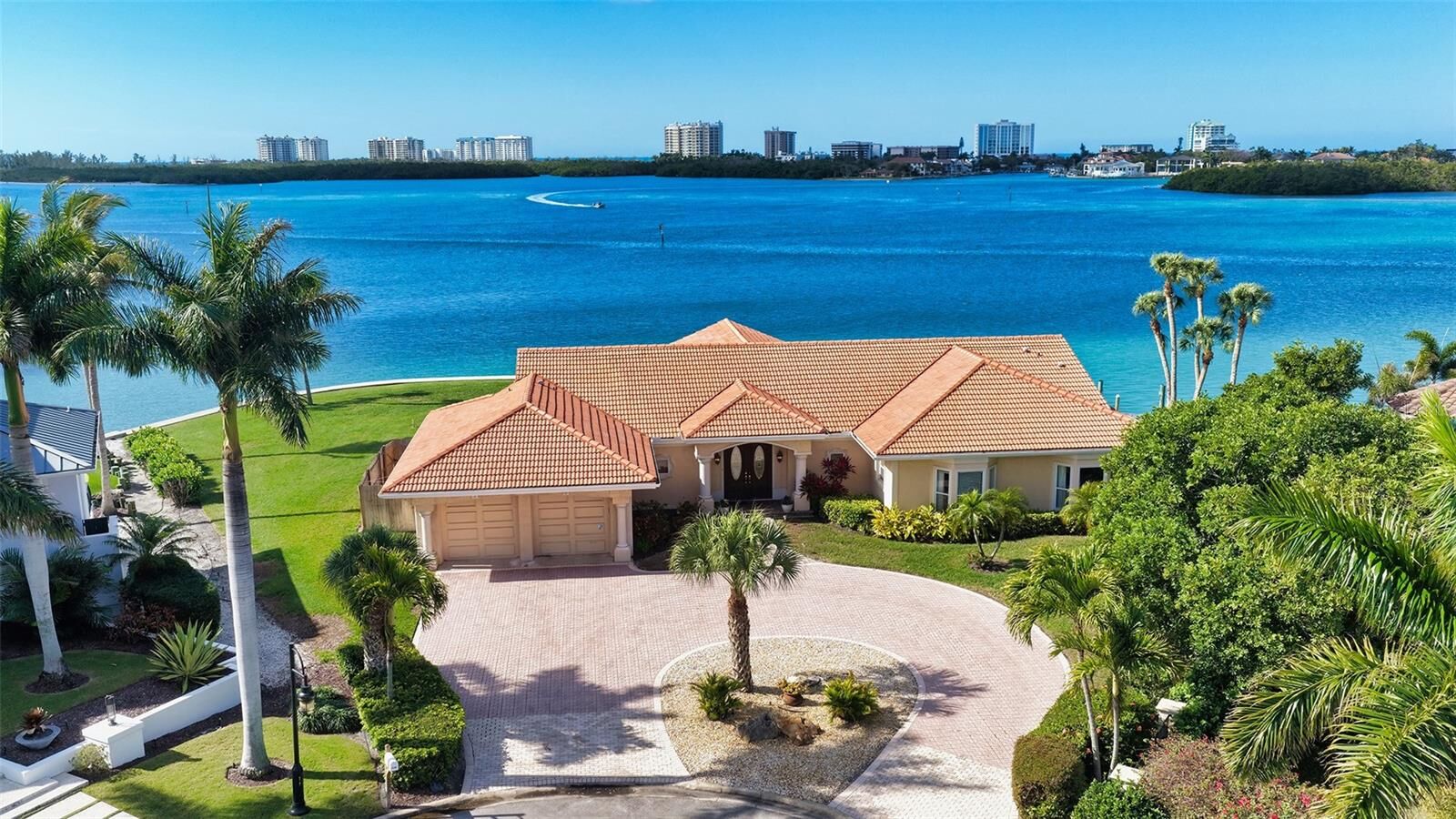 Property Photo:  376 West Royal Flamingo Drive  FL 34236 
