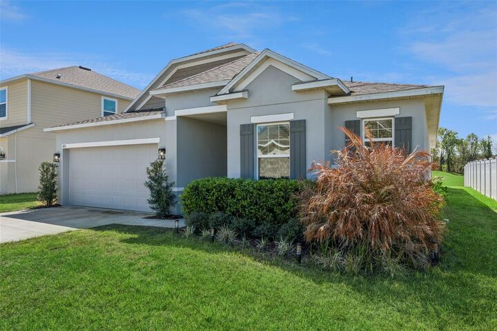 Property Photo: 1076 Bradford Ridge Drive FL 34748
