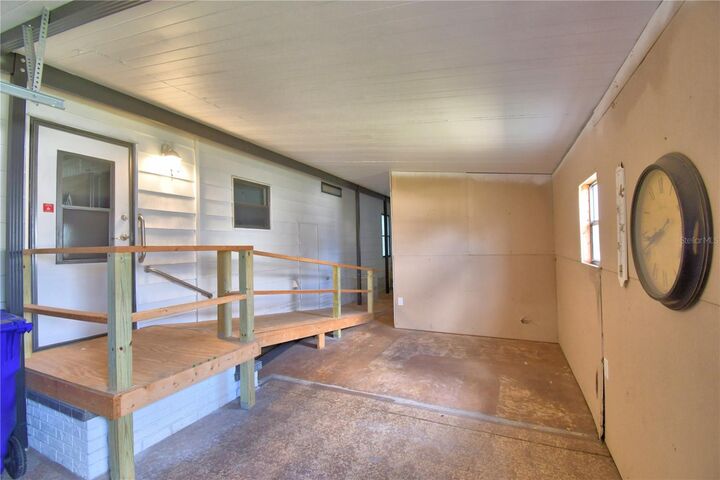 Property Photo:  5006 Lodgewood Drive  FL 33810 