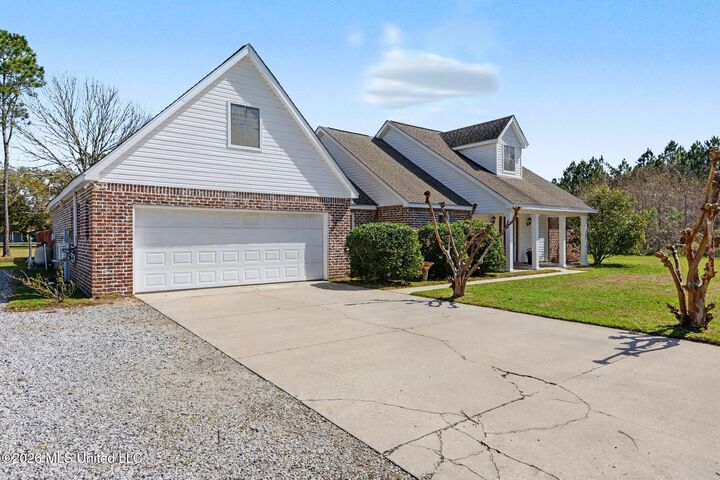 Property Photo: 628 N Central Avenue MS 39576