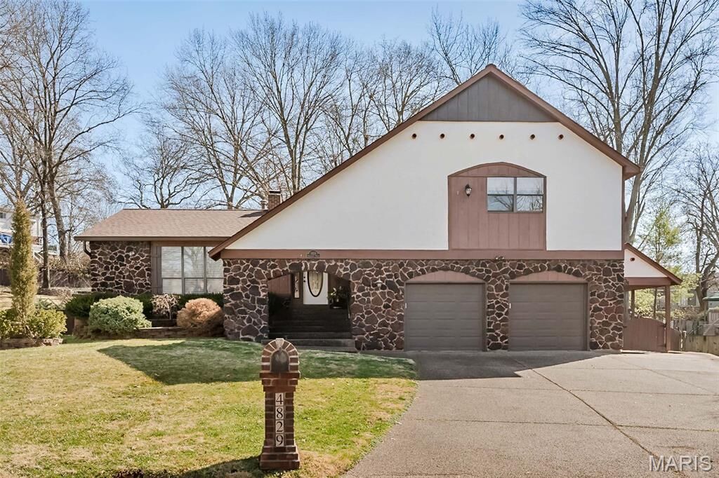 Property Photo:  4829 Gatesbury Drive  MO 63128 