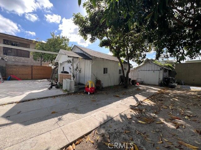 Property Photo:  336 E. Hardy St  CA 90301 