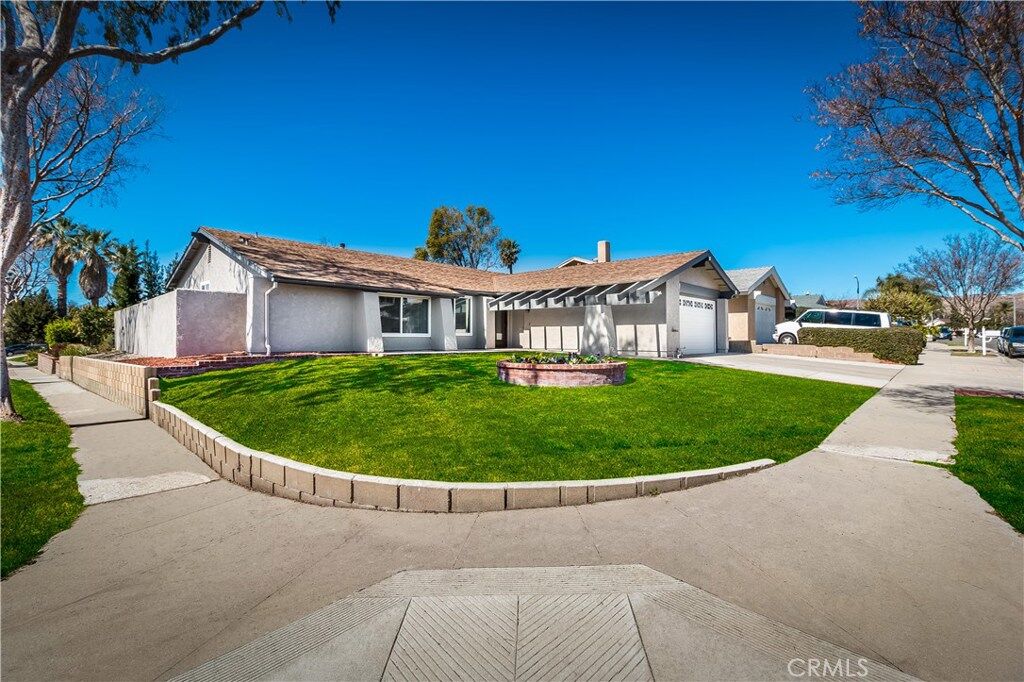 Property Photo:  2203 Marter Court  CA 93065 