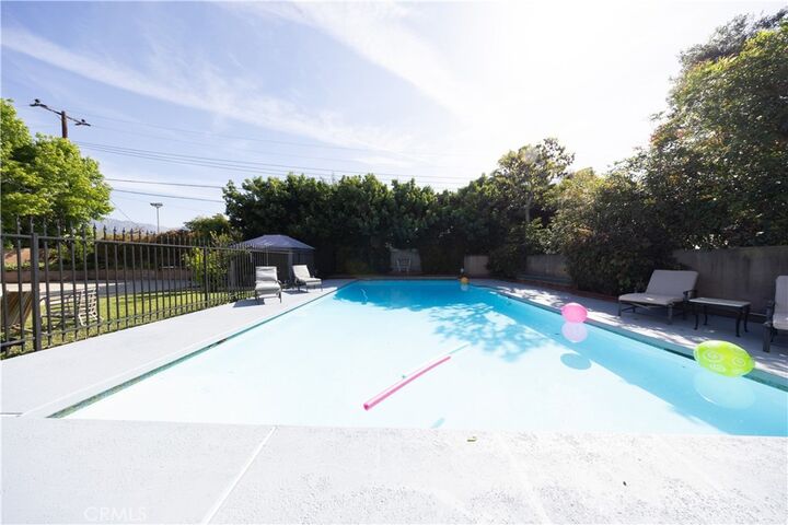 Property Photo: 900 Gainsborough CA 91107