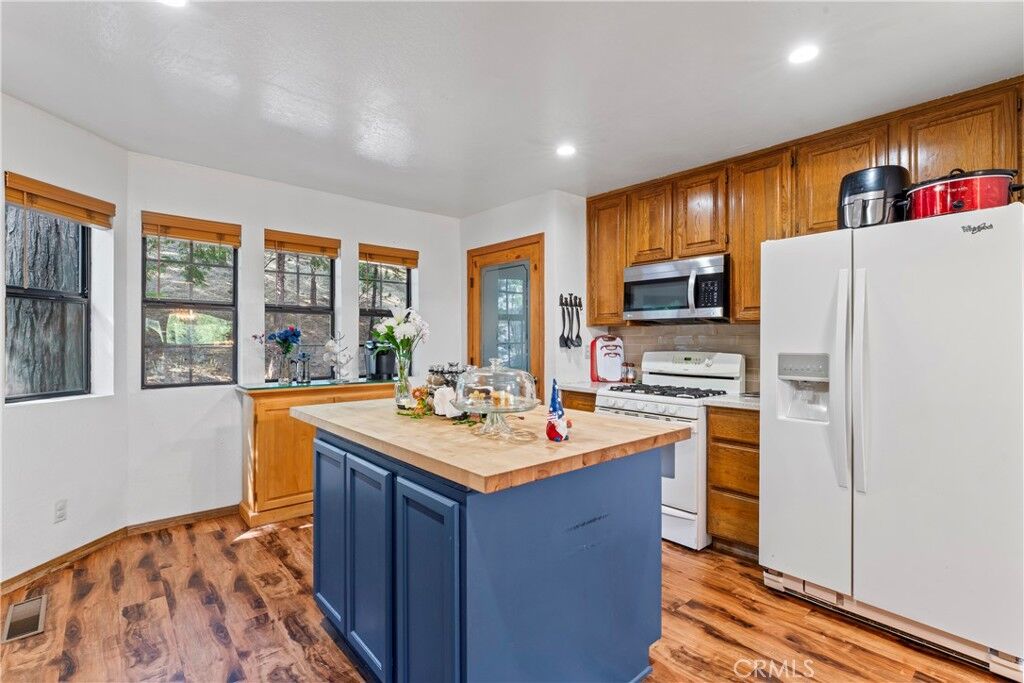 Property Photo: 27528 Ashwood Lane CA 92352