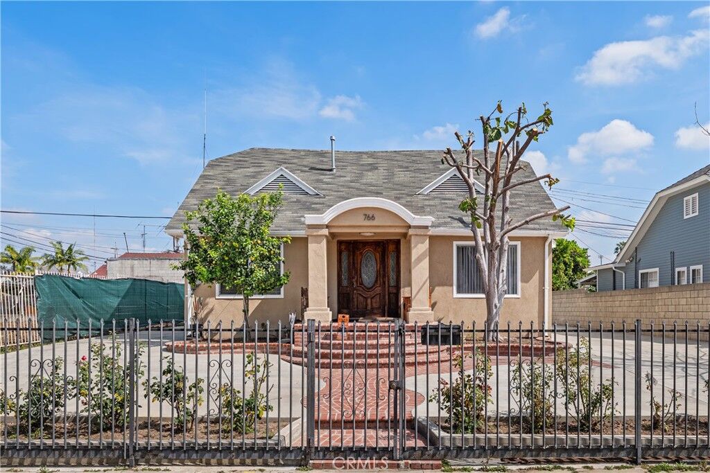 Property Photo:  766 N Alexandria  CA 90029 