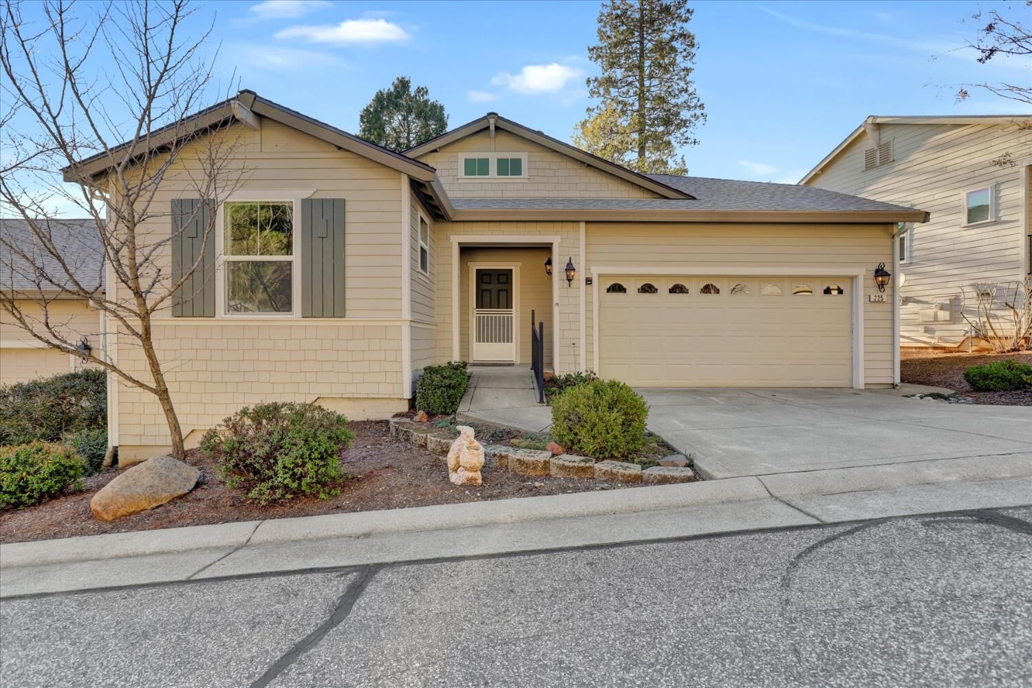 Property Photo: 225 Mallard Drive CA 95945