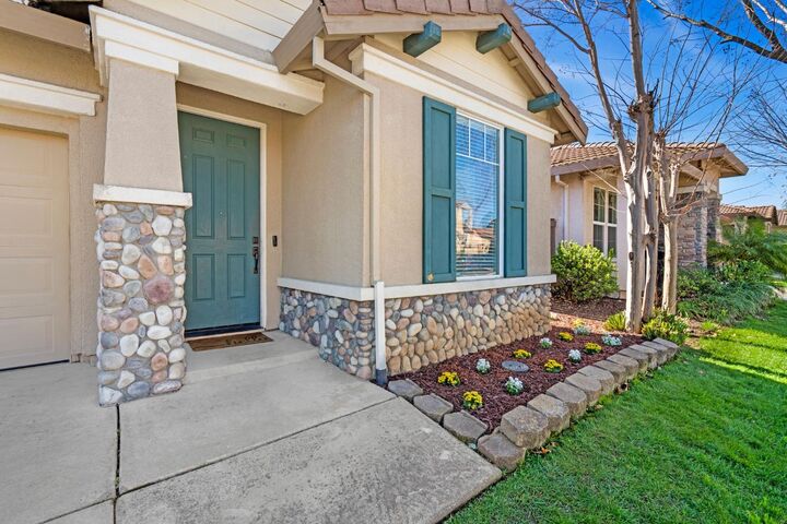 Property Photo:  2916 N Platte Way  CA 95835 