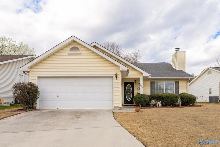Property Photo: 219 Ironwood Court AL 35758