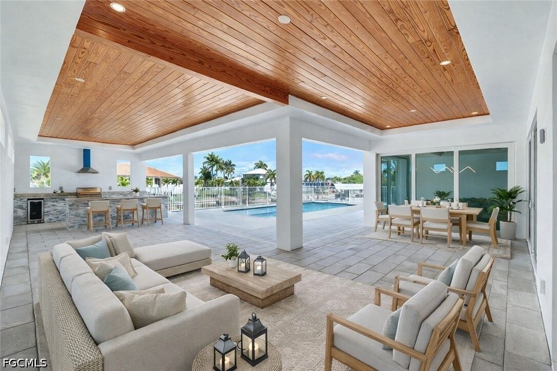 Property Photo:  2029 SW 41st Street  FL 33914 