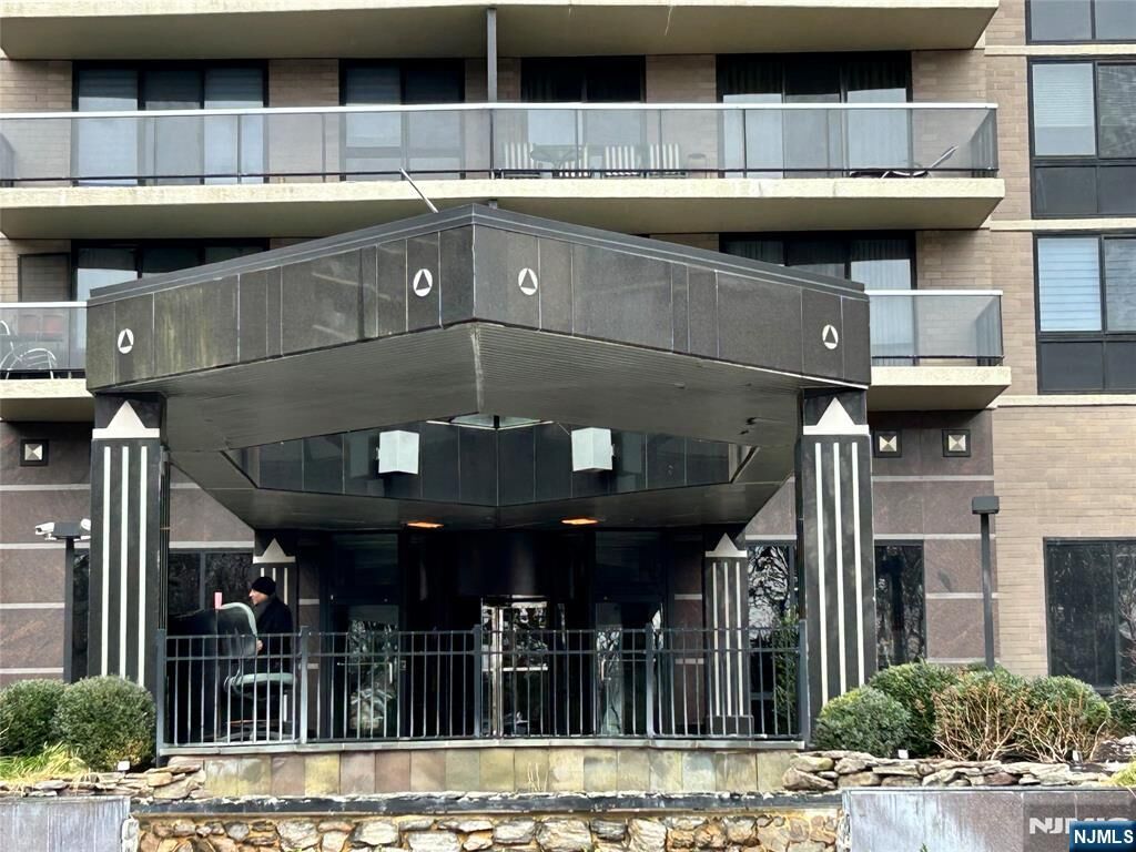 Property Photo:  1512 Palisade Avenue 10P  NJ 07024 