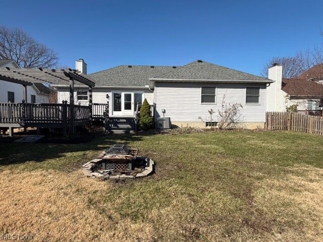 Property Photo: 5913 Oak Point Road OH 44053