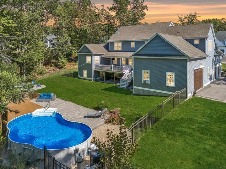 Property Photo:  18 Highclere Road  NH 03087 