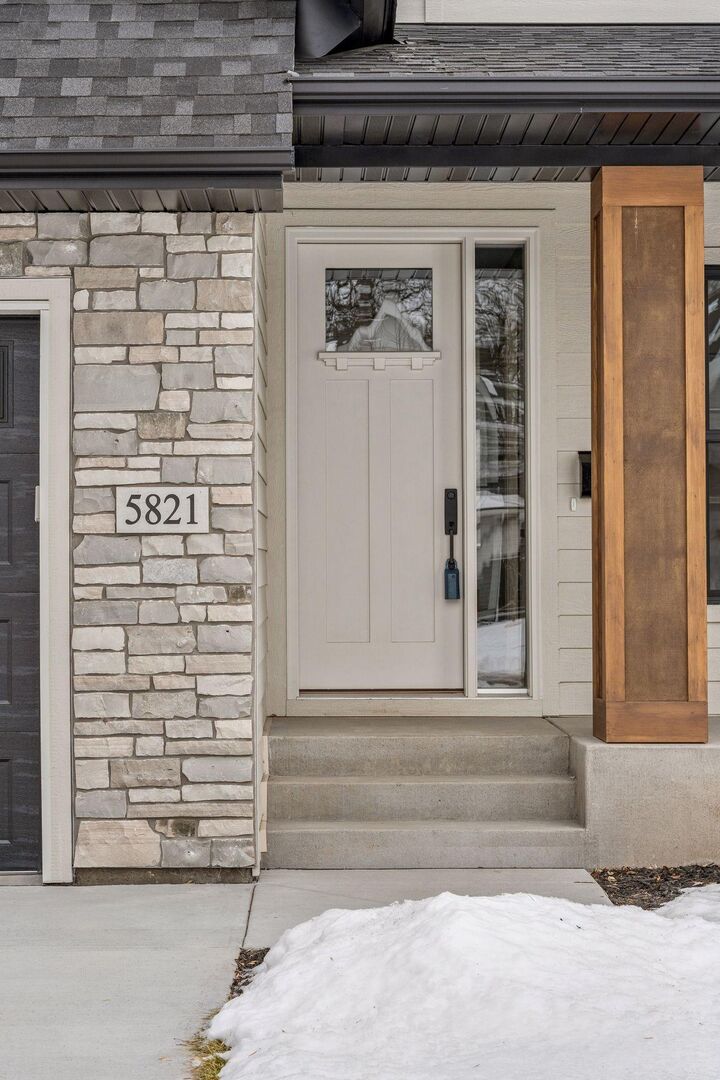 Property Photo:  5821 Ashcroft Avenue  MN 55424 