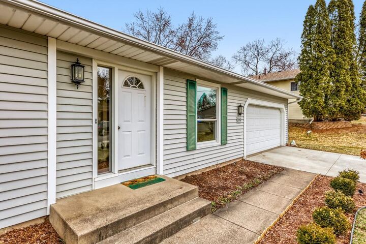 Property Photo: 2540 Interlachen Drive MN 55082