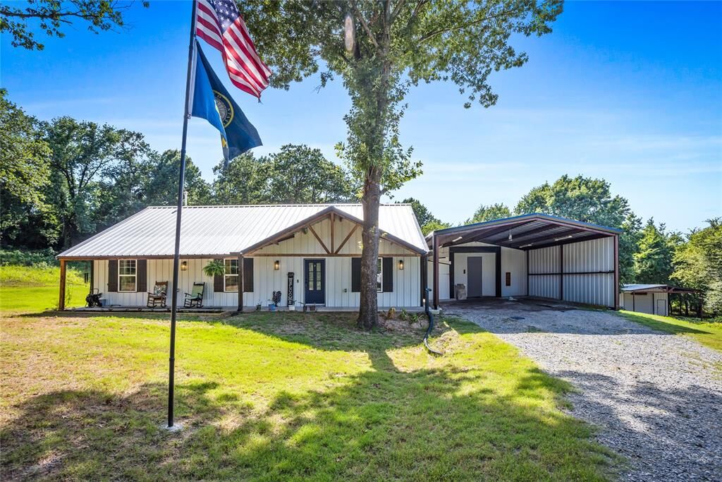 Property Photo:  1685 Fleming Road  TX 75414 
