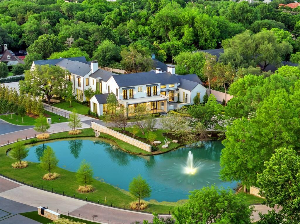 Property Photo:  5531 Walnut Hill Lane  TX 75229 