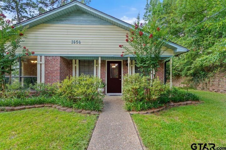 Property Photo:  1656 Pineview Lane  TX 75771 