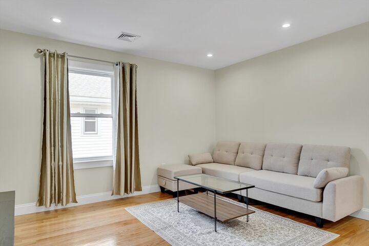 Property Photo:  52 Holyoke St 2  MA 02171 