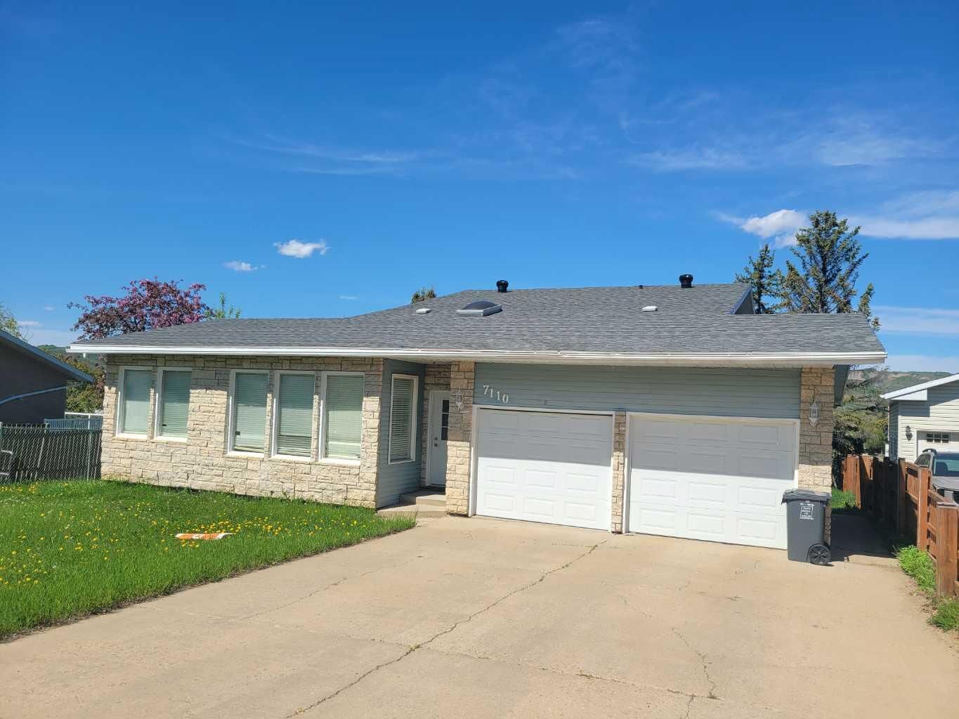 Property Photo: 7110 99A Street AB T8S 1B2