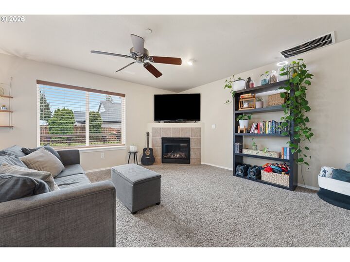 Property Photo:  14114 Rock St  OR 97045 