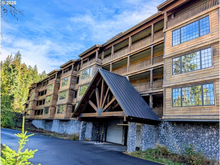 Property Photo: 31250 E Collins Lake Rd 6 OR 97028