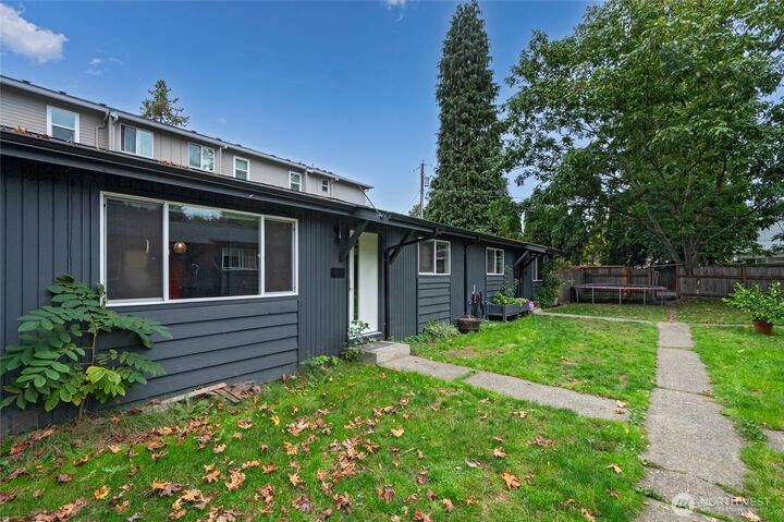 Property Photo:  330 SE Clark Street  WA 98027 