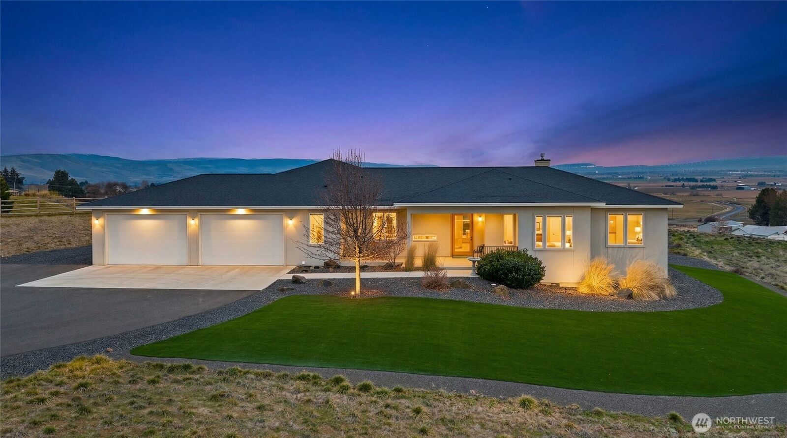 Property Photo:  341  Stonegate Drive  WA 98926 