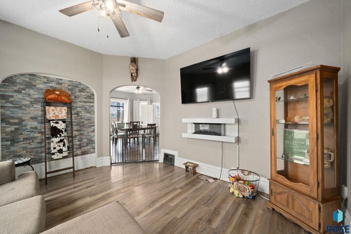 Property Photo:  300 W Industrial Rd  SD 57075 