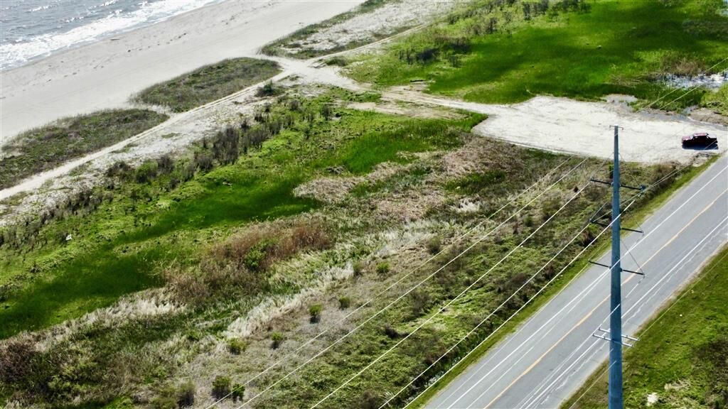Property Photo: 2727 Gulf Beach Highway LA 70631
