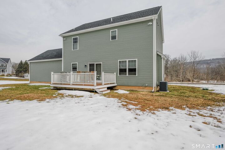Property Photo:  2 Farmington Drive  CT 06472 