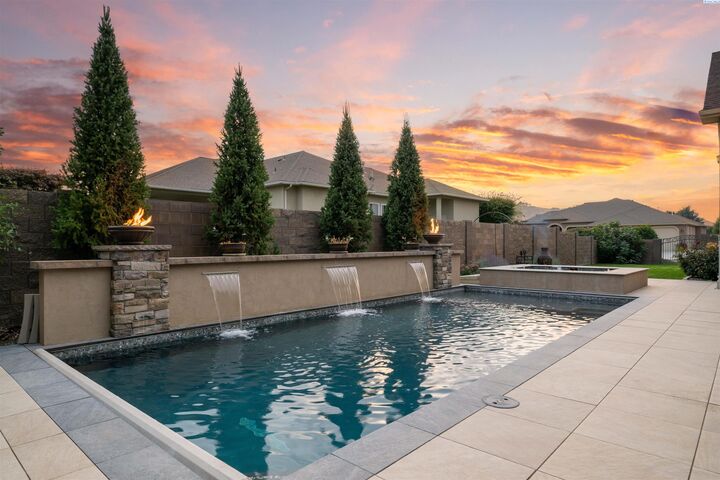 Property Photo:  5109 W 18th Ave  WA 99338 