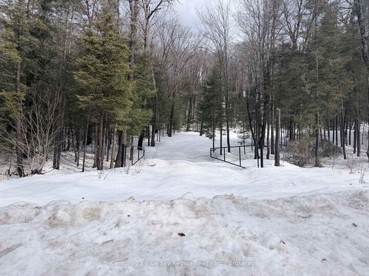 Photo de la propriété:  750 Feronia Road  ON P1B 8G4 