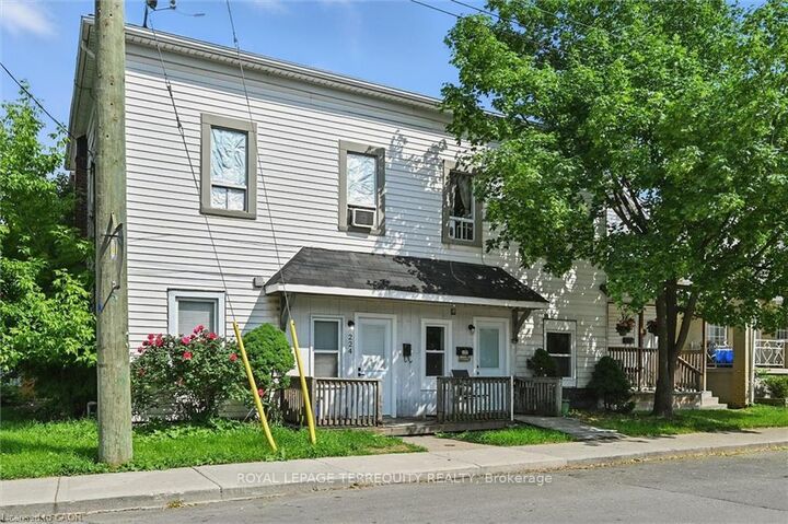 Property Photo: 224 Rosslyn Avenue N ON L8L 7P7