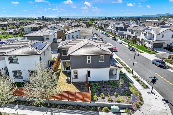 Property Photo:  2432 Artisan Way  CA 94533 